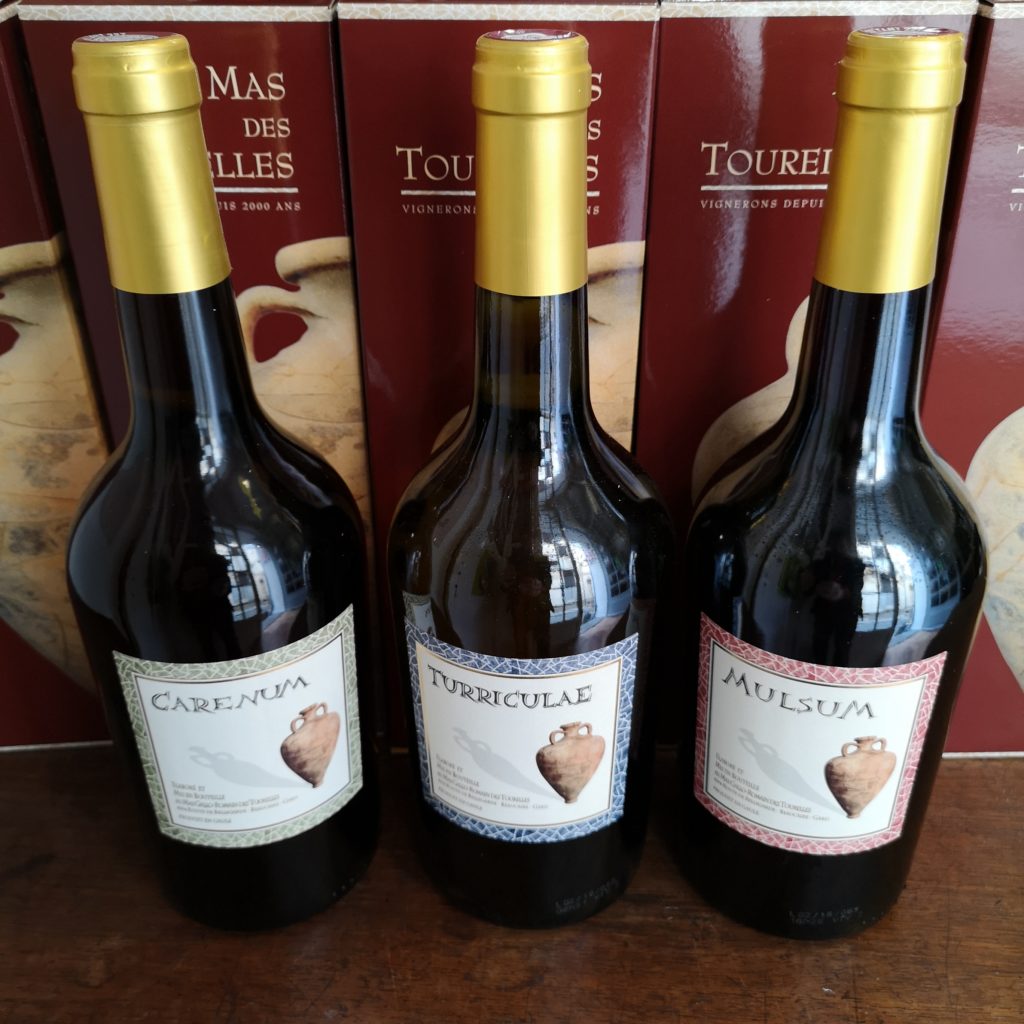 Trois vins archéologiques romains, vinifiés à proximité d'Arles : le carenum, le turriculae et le mulsum.