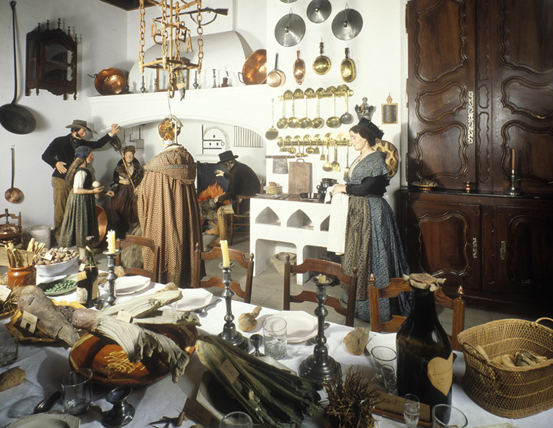 La Veillée de Noël dans un mas du pays d’Arles, 1909, diorama dans le parcours muséographique du Museon Arlaten, musée départemental d’ethnographie. Phot. Delgado, B. © Museon Arlaten